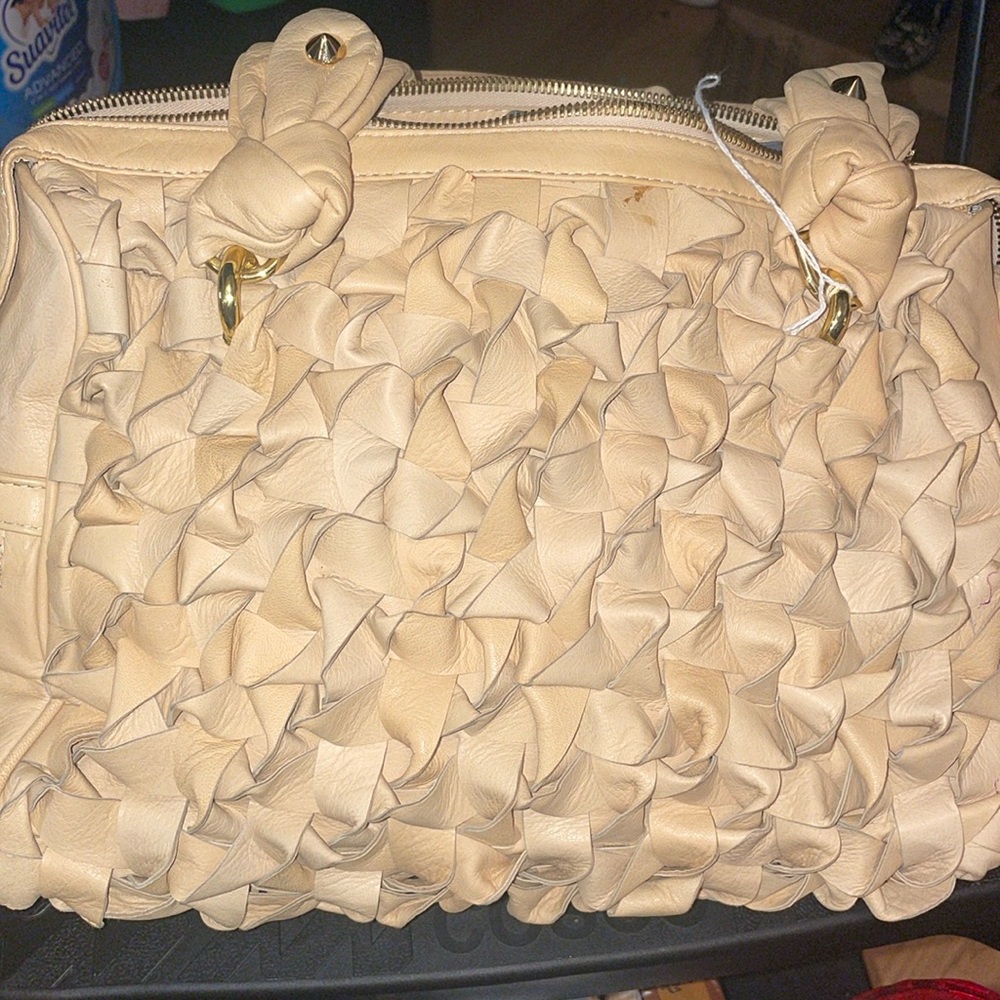 CC SKYE BEAUTIFUL CREAM COLORED PURSE